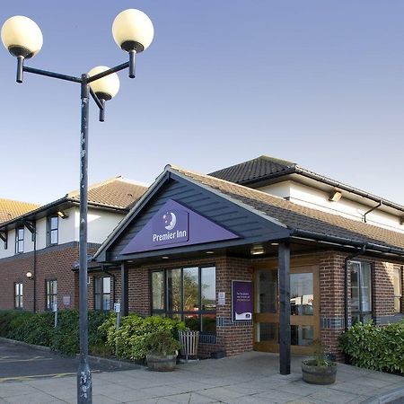 Premier Inn Клактън он Сий Екстериор снимка