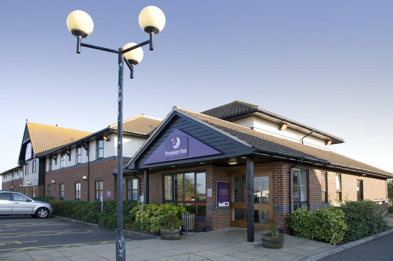 Premier Inn Клактън он Сий Екстериор снимка