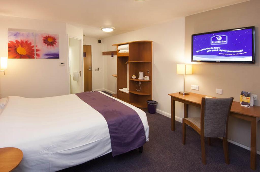 Premier Inn Клактън он Сий Екстериор снимка