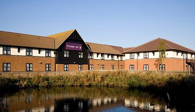 Premier Inn Клактън он Сий Екстериор снимка